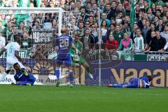 1. BL - Saison 2015/2016 - Werder Bremen - FC Ingolstadt 04 - Ramazan Özcan (#1 FC Ingolstadt 04) - Tobias Levels (#28 FC Ingolstadt 04) - Mathew Leckie (#7 FC Ingolstadt 04) - Assani Lukimya (Bremen) - Anthony Ujah (Bremen) - Claudio Pizarro (Bremen) - F