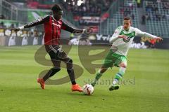 1. Bundesliga - Fußball - VfL Wolfsburg - FC Ingolstadt 04 -  Danny da Costa (21, FCI) und Julian Draxler (Wolfsburg 10)