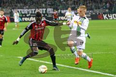 1. Bundesliga - Fußball - Borussia Mönchengladbach - FC Ingolstadt 04 - Danny da Costa (21, FCI) gegen Oscar Wendt (17, Mönchengladbach). Foto: Adalbert Michalik