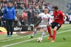 1. Bundesliga - Fußball - Eintracht Frankfurt - FC Ingolstadt 04 - Robert Bauer (23, FCI) gegen David Abraham (19 Frankfurt)