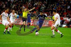 1. Bundesliga - Fußball - 1. FC Köln - FC Ingolstadt 04 - Mathew Leckie (7, FCI) dribbelt im Vorteil gegen Dominique Heintz (3, FCKöln)  Foto: Adalbert Michalik