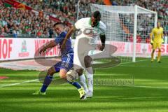 1. BL - Saison 2015/2016 - Werder Bremen - FC Ingolstadt 04 - Stefan Lex (#14 FC Ingolstadt 04) - Assani Lukimya (Bremen) - Foto: Jürgen Meyer