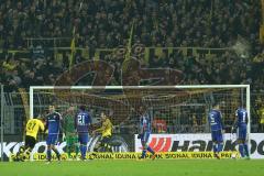 1. Bundesliga - Fußball - Borussia Dortmund - FC Ingolstadt 04 - Tor zum 1:0 durch Pierre-Emerick Aubameyang (BVB 17) ,  Torwart Ramazan Özcan (1, FCI) ratlos