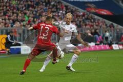 1. Bundesliga - Fußball - FCBayern - FC Ingolstadt 04 - Rafinha (13 Bayern) und Tobias Levels (28, FCI)