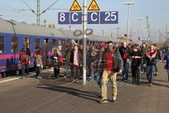 1. BL - Saison 2015/2016 - Schalke 04 - FC Ingolstadt 04 - Fanzug - Fans -  Foto: Jürgen Meyer