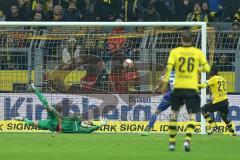 1. Bundesliga - Fußball - Borussia Dortmund - FC Ingolstadt 04 - Torwart Ramazan Özcan (1, FCI) verhindert ein Tor