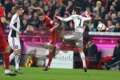 1. Bundesliga - Fußball - FCBayern - FC Ingolstadt 04 - Alonso Xab (14 Bayern) und Mathew Leckie (7, FCI)