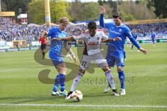 1. Bundesliga - Fußball - SV Darmstadt 98 - FC Ingolstadt 04 - Darío Lezcano (37, FCI) und rechts Jerome Gondorf (8 Darmstadt 98)