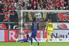 1. Bundesliga - Fußball - Bayer 04 Leverkusen - FC Ingolstadt 04 - Marvin Matip (34, FCI) rettet den Ball