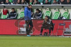 1. Bundesliga - Fußball - VfL Wolfsburg - FC Ingolstadt 04 -  ratlos Cheftrainer Ralph Hasenhüttl (FCI) und Co-Trainer Michael Henke (FCI)