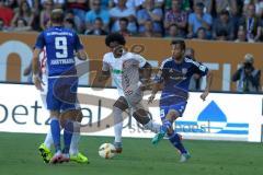 1. Bundesliga - Fußball - FC Augsburg - FC Ingolstadt 04 - Caiuby (FCA 30) gegen Markus Suttner (29, FCI)