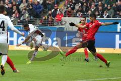 1. Bundesliga - Fußball - Eintracht Frankfurt - FC Ingolstadt 04 - Elias Kachunga (25, FCI) zieht ab