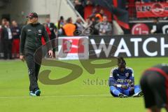 1. Bundesliga - Fußball - Bayer 04 Leverkusen - FC Ingolstadt 04 - Spiel ist aus Niederlage Ingolstadt 3:2, Cheftrainer Ralph Hasenhüttl (FCI) und Danny da Costa (21, FCI) am Boden, beide verlassen den Verein