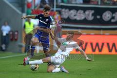 1. Bundesliga - Fußball - FC Augsburg - FC Ingolstadt 04 - Zweikampf Mathew Leckie (7, FCI) und Max Philipp rechts