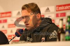 1. Bundesliga - Fußball - Hamburger SV - FC Ingolstadt 04 - Pressekonferenz nach dem Spiel, Cheftrainer Ralph Hasenhüttl (FCI)