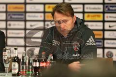 1. Bundesliga - Fußball - Eintracht Frankfurt - FC Ingolstadt 04 - Pressekonferenz nach dem Spiel, Cheftrainer Ralph Hasenhüttl (FCI)