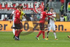 1. Bundesliga - Fußball - Eintracht Frankfurt - FC Ingolstadt 04 - Rote Karte für Pascal Groß (10, FCI), Makoto Hasebe (20 Frankfurt) schickt ihn weg