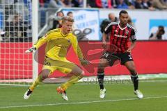 1. Bundesliga - Fußball - TSG 1899 Hoffenheim - FC Ingolstadt 04 - Torwart Örjan Haskjard Nyland (26, FCI) unter Druck Marvin Matip (34, FCI)