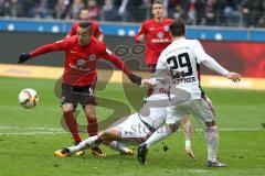 1. Bundesliga - Fußball - Eintracht Frankfurt - FC Ingolstadt 04 -Václav Kadlec (10 Frankfurt) kommt zum Schuß, mitte Benjamin Hübner (5, FCI) fällt und rechts Markus Suttner (29, FCI)