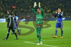 1. Bundesliga - Fußball - Borussia Dortmund - FC Ingolstadt 04 - Niederlage hängende Köpfe, bedanken sich bei den Fans, Torwart Ramazan Özcan (1, FCI) Benjamin Hübner (5, FCI)