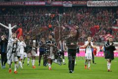 1. Bundesliga - Fußball - FCBayern - FC Ingolstadt 04 - Spiel ist aus Niederlage, das Team bedankt sich bei den Fans Cheftrainer Ralph Hasenhüttl (FCI)