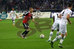 1. Bundesliga - Fußball - Borussia Mönchengladbach - FC Ingolstadt 04 - Moritz Hartmann (9, FCI) läuft gegen Ibrahima Traore (16, Mönchengladbach) und Havard Nordtveit (6, Mönchengladbach). Foto: Adalbert Michalik