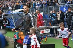 1. Bundesliga - Fußball - Hamburger SV - FC Ingolstadt 04 - Einmarsch Lukas Hinterseer (16, FCI)