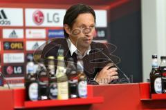 1. Bundesliga - Fußball - Bayer 04 Leverkusen - FC Ingolstadt 04 - Pressekonferenz, die letzte für links Cheftrainer Ralph Hasenhüttl (FCI) für Ingolstadt, rechts Cheftrainer Roger Schmidt (Leverkusen)