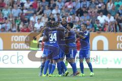 1. Bundesliga - Fußball - FC Augsburg - FC Ingolstadt 04 - rechts Mathew Leckie (7, FCI) zieht ab Tor zum 1:0 Jubel mit Alfredo Morales (6, FCI)