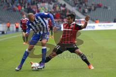 1. Bundesliga - Fußball - Hertha BSC  Berlin - FC Ingolstadt 04 - links John Brooks (Hertha 25) wird von Darío Lezcano (37, FCI) attackiert