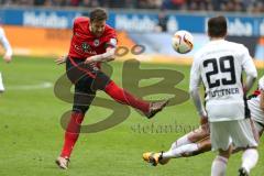 1. Bundesliga - Fußball - Eintracht Frankfurt - FC Ingolstadt 04 - Marco Russ (4 Frankfurt) zieht ab