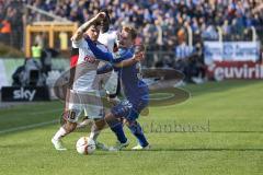 1. Bundesliga - Fußball - SV Darmstadt 98 - FC Ingolstadt 04 - Pascal Groß (10, FCI) und Fabian Holland (32 Darmstadt 98)