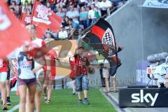 1. Bundesliga - Fußball - FC Augsburg - FC Ingolstadt 04 - Fans FCI Jubel Fahnen Choreo Einlaufkinder