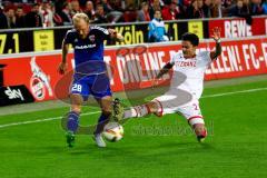 1. Bundesliga - Fußball - 1. FC Köln - FC Ingolstadt 04 - Tobias Levels (28, FCI) flankt. Leonardo Bittencourt (21,Köln) grätscht dazwischen. Foto: Adalbert Michalik