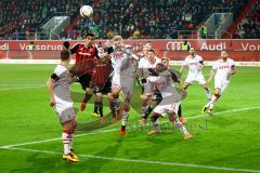 1. Bundesliga - Fußball - FC Ingolstadt 04 - 1. FC Köln - Darió Lezcano (37, FCI) im Kopfballduell gegen F. Sörensen (4, 1. FC Köln) Foto: Adalbert Michalik