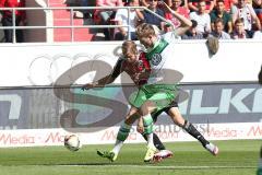 1. Bundesliga - Fußball - FC Ingolstadt 04 - VfL Wolfsburg -  Moritz Hartmann (9, FCI) gegen André Schürrle (Wolfsburg 17)
