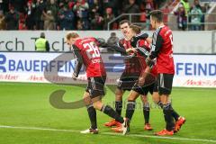 1. Bundesliga - Fußball - FC Ingolstadt 04 - SV Darmstadt 98 - Tor Jubel zum Ausgleich durch Robert Bauer (23, FCI) Jubel mit Tobias Levels (28, FCI) Pascal Groß (10, FCI) Benjamin Hübner (5, FCI)