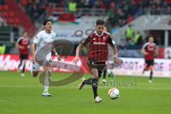 1. Bundesliga - Fußball - FC Ingolstadt 04 - Hannover 96 - Mathew Leckie (7, FCI) Miiko Albornoz (Hannover 3)