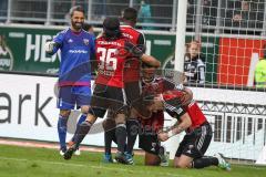 1. BL - Saison 2015/2016 - FC Ingolstadt 04 - Borussia Mönchengladbach - Die Spieler freuen sich nach dem Schlusspfiff über den 1:0 Sieg - Ramazan Özcan (#1 FC Ingolstadt 04) - Almog Cohen (#36 FC Ingolstadt 04) - Roger de Oliveira Bernardo (#8 FC Ingolst