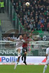 1. Bundesliga - Fußball - FC Ingolstadt 04 - Hannover 96 - Adam Szalai (Hannover 28) und Almog Cohen (36, FCI) Duell