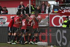 1. Bundesliga - Fußball - FC Ingolstadt 04 - Borussia Mönchengladbach - Tor Jubel 1:0 für Ingolstadt Torschütze Moritz Hartmann (9, FCI) umringt rechts Marvin Matip (34, FCI)