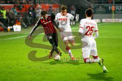 1. Bundesliga - Fußball - FC Ingolstadt 04 - 1. FC Köln - Pascal Groß (10, FCI) verteidigt den Ball gegen Yannick Gerhardt (31, 1. FC Köln). Foto: Adalbert Michalik