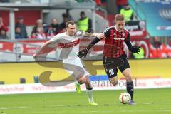 1. Bundesliga - Fußball - FC Ingolstadt 04 - VfB Stuttgart - Max Christiansen (19, FCI) Angriff, links Kevin Großkreutz (15 Stuttgart)  hält