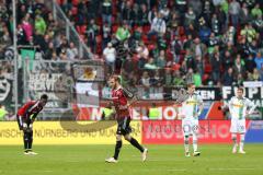 1. Bundesliga - Fußball - FC Ingolstadt 04 - Borussia Mönchengladbach - Torschütze Moritz Hartmann (9, FCI) in der mitte, Ratlosigkeit rechts André Hahn (Gladbach 28) und Thorgan Hazard (Gladbach 10)
