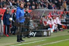 1. Bundesliga - Fußball - FC Ingolstadt 04 - VfB Stuttgart - kurz vor Schluß Cheftrainer Ralph Hasenhüttl (FCI)