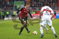 1. Bundesliga - Fußball - FC Ingolstadt 04 - VfB Stuttgart - Max Christiansen (19, FCI), Emiliano Insua (2 Stuttgart)