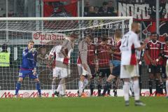 1. Bundesliga - Fußball - FC Ingolstadt 04 - Bayer 04 Leverkusen - Torwart Örjan Haskjard Nyland (26, FCI) richtet die Mauer ein Freistoß