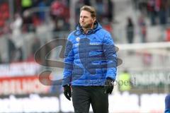 1. Bundesliga - Fußball - FC Ingolstadt 04 - VfB Stuttgart - Cheftrainer Ralph Hasenhüttl (FCI) nach dem Spiel bedankt sich bei den Fans