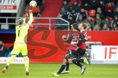 1. BL - Saison 2015/2016 - FC Ingolstadt 04 - 1. FSV Mainz 05 - Elias Kachunga (#25 FC Ingolstadt 04) - Moritz Hartmann (#9 FC Ingolstadt 04) - Karius Loris Torwart Mainz - Foto: Meyer Jürgen