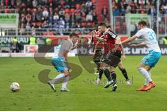 1. Bundesliga - Fußball - FC Ingolstadt 04 - FC Schalke 04 - links Alessandro Schöpf (Schalke 21) und mitte Maurice Multhaup (31, FCI) rechts Roman Neustädter (Schalke 33)